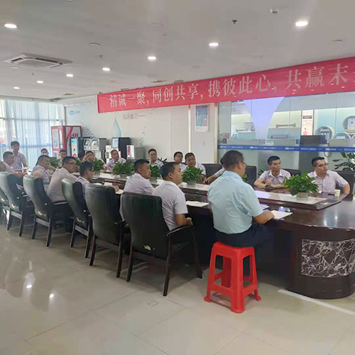“征程萬里風(fēng)正勁，重任千鈞再奮蹄”——漢斯頓